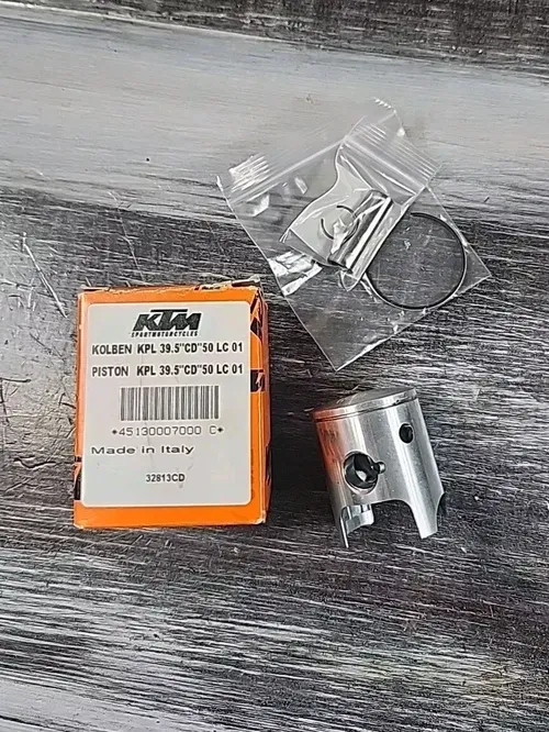 OEM KTM Piston 45130007000 39.5" CD 50 LC 01 32813CD READ DESCRIPTION