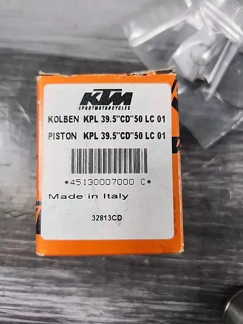 OEM KTM Piston 45130007000 39.5" CD 50 LC 01 32813CD READ DESCRIPTION