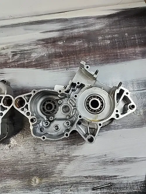 1994 1995 Yamaha YZ125 Right Left Crankcase Bottom End Motor 4JY-15121-00-00