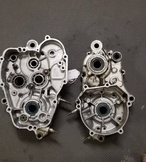 1998 - 2000 Kawasaki KX80 Left Right Engine Crankcases 14001-1231 KX100 FOR PART
