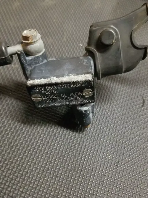 1990 OEM Kawasaki KX80 KX 80 Big Wheel Front Brake Master Cylinder Caliper (6A)