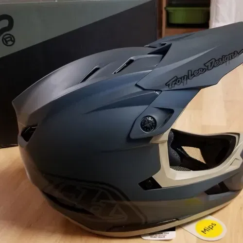 Troy Lee Designs TLD D4 Composite Downhill MTB Helmet Stealth Grey Large w/ MIPS