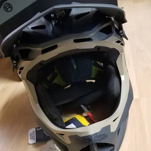 Troy Lee Designs TLD D4 Composite Downhill MTB Helmet Stealth Grey Large w/ MIPS