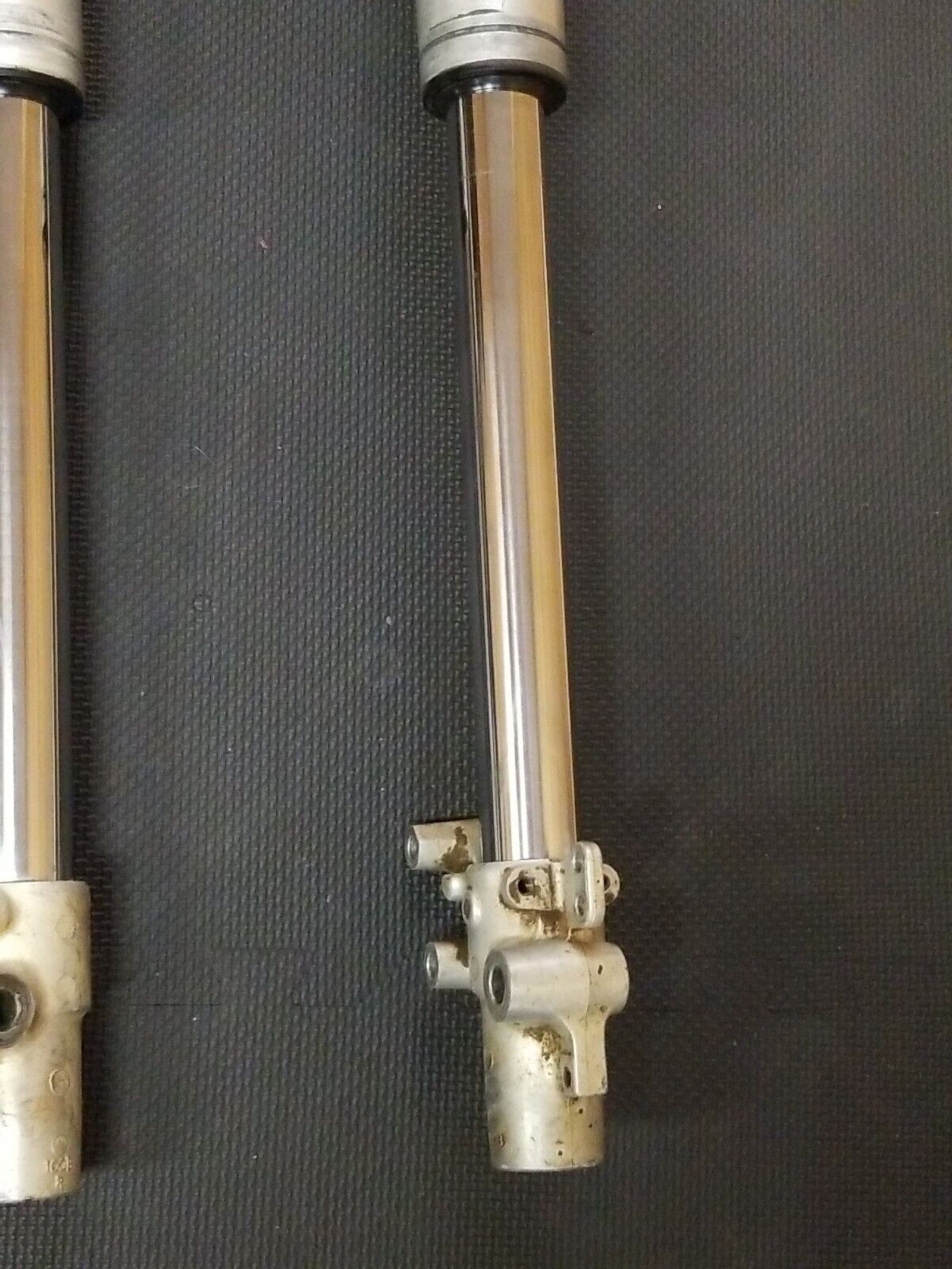 1998-2004 Kawasaki KX 80 85 100 OEM Front Forks Triple Clamp 1998-2004 Kawasaki KX 80 85 100 OEM Front Forks Triple Clamp