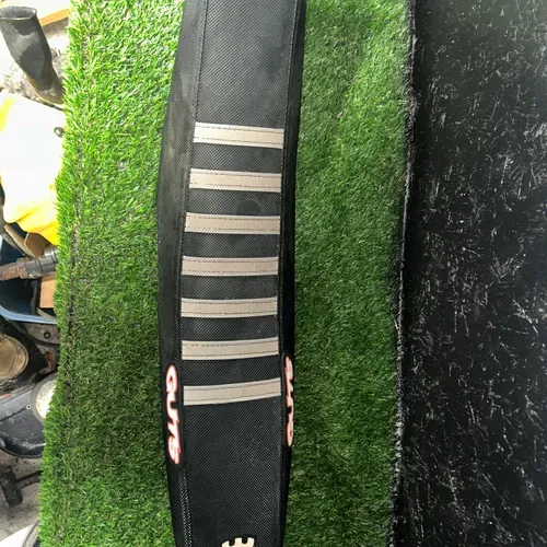 Complete Guts Husqvarna Seat 