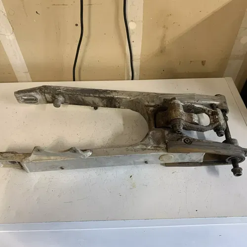 1993 ktm 300 swingarm and shock pivot