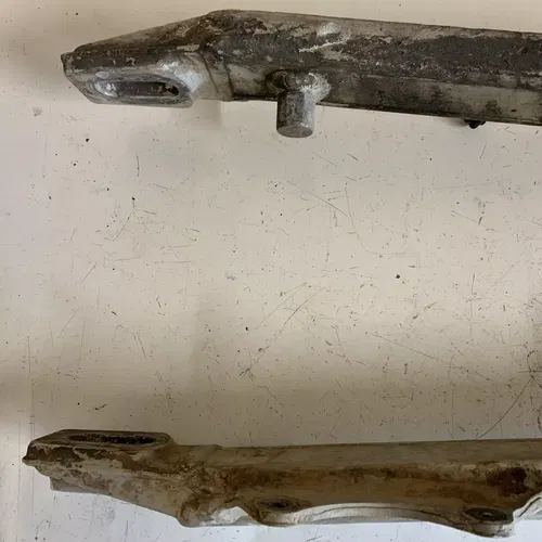 1993 ktm 300 swingarm and shock pivot