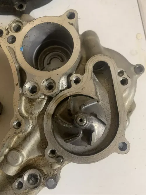 2005 Yamaha yz250f clutch cover water pump