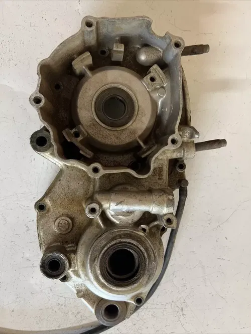 1989 yamaha yz250 left engine case crankcase 2