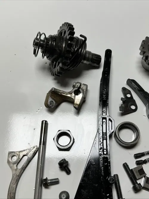 2008 suzuki rmz250 Miscellaneous Engine Case Parts / Kick Start Gear/ Shift