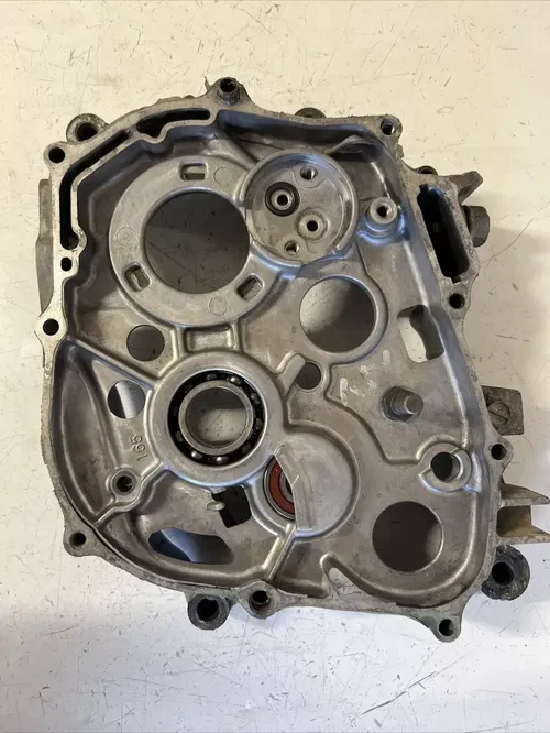 2002 honda xr80 right engine case