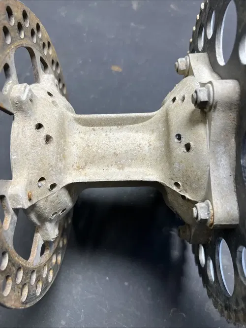 1999 suzuki rm250 Rear Wheel Hub