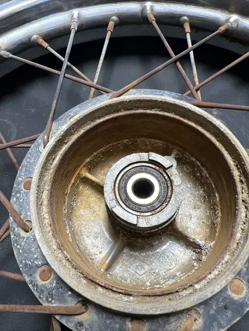1981 yamaha yz60 Front Wheel Rim Hub
