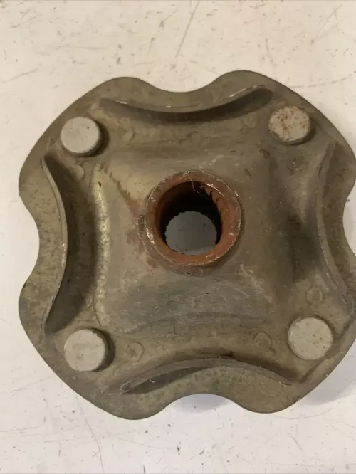 1986 Suzuki lt250r axle hub