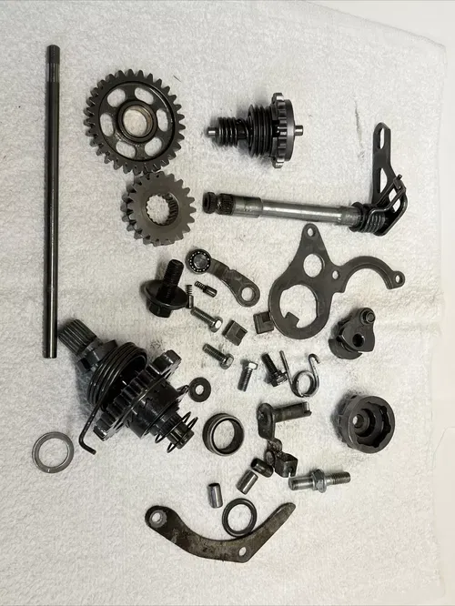 2001 honda cr125r Miscellaneous Lower End Engine Parts /kick Start / Engine Case
