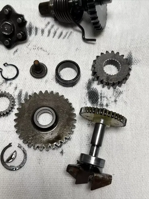 2000 kawasaki kx80 Miscellaneous Engine Case Parts / Kick Start /water Pump