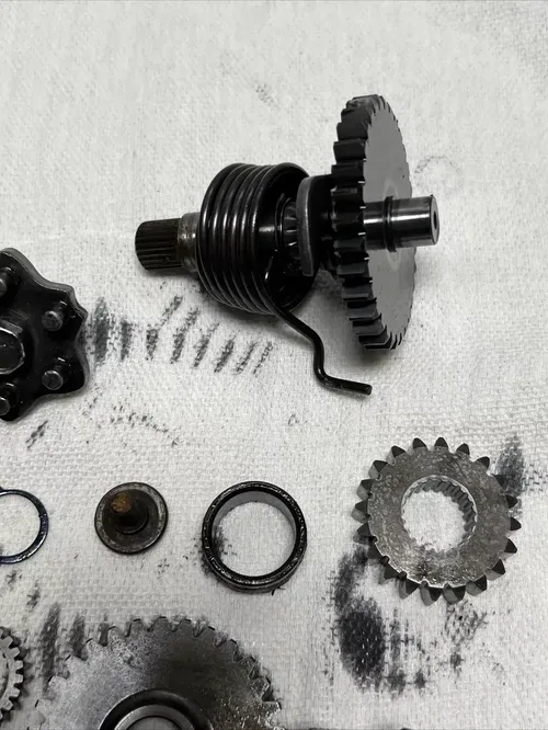 2000 kawasaki kx80 Miscellaneous Engine Case Parts / Kick Start /water Pump