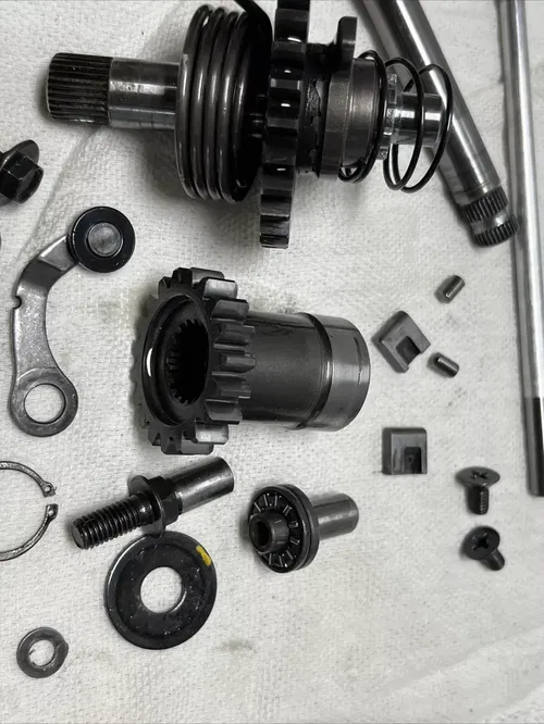2001 suzuki rm125 Miscellaneous Engine Crankcase Parts /shift Shaft / Kick Start