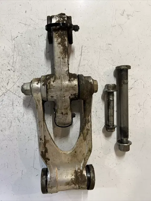 1995 Suzuki rm250 rear shock link pivot