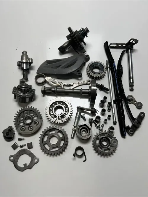 2007 yamaha yz450f Miscellaneous Engine Case Parts / Lower End/kick Start/gears