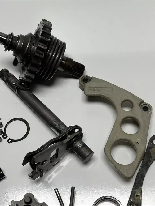 1996 kawasaki kx250 Kick Start Gear / Miscellaneous Lower End Hardware