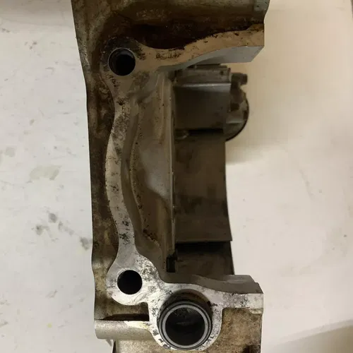 2000 Yamaha YZ426F YZ 426 OEM RIGHT ENGINE MOTOR CRANKCASE CASE CASES
