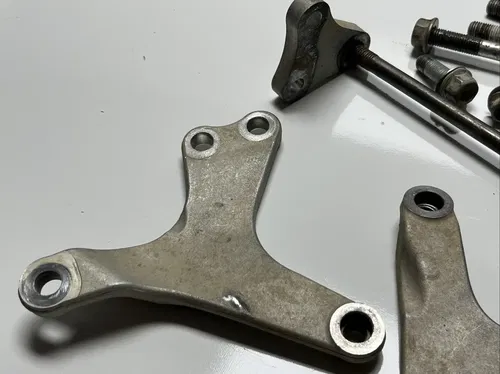 2007 yamaha yz450f Motor Mount Set/ Engine Brackets Mount