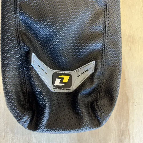 2006 -2007 Honda Crf450r Seat Cover/ One Industries