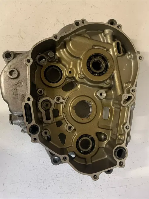 2015 honda crf250l right engine case crankcase