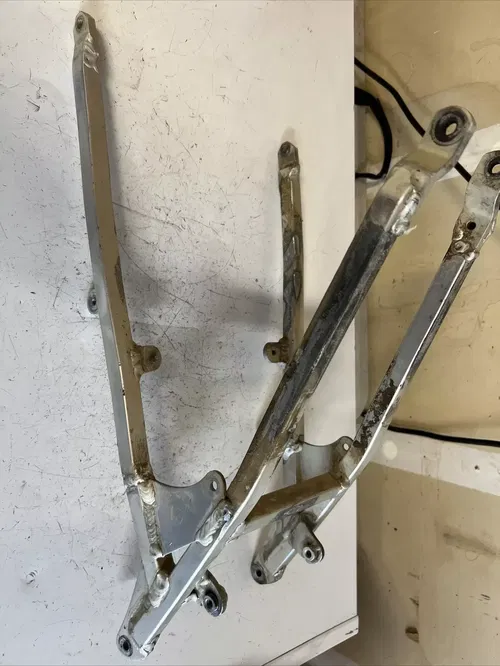 1998 suzuki rm250 subframe