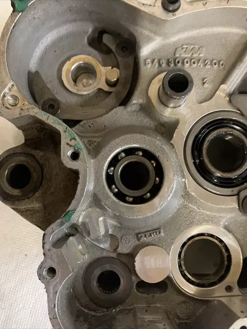 1990 Ktm 250 ENGINE CASE RIGHT CRANKCASE CRANK