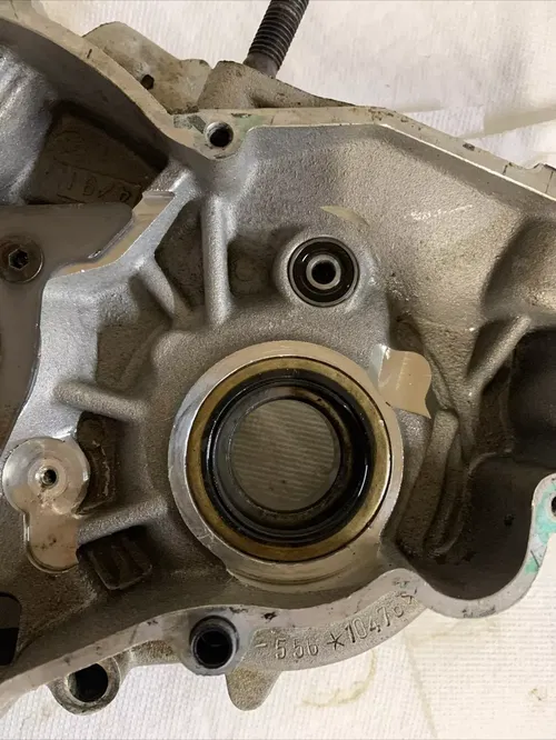 1990 Ktm 250 ENGINE CASE RIGHT CRANKCASE CRANK