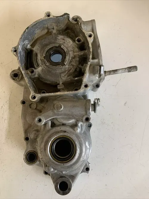 1988 Kawasaki kx250 left engine case crankcase