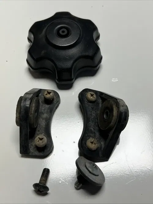 1999 suzuki rm250 Gas Tank Parts / Fuel Tank Mounts