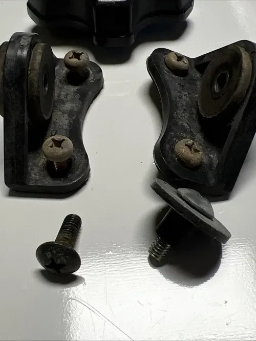 1999 suzuki rm250 Gas Tank Parts / Fuel Tank Mounts