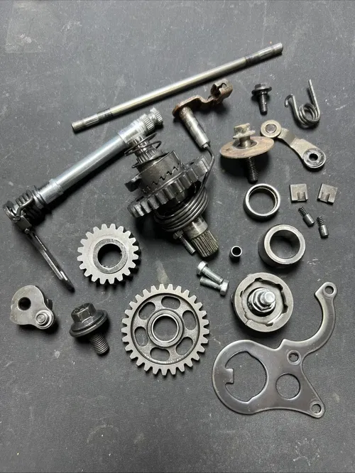 2001 honda cr125r Miscellaneous Lower End Engine Parts /kick Start / Engine Case