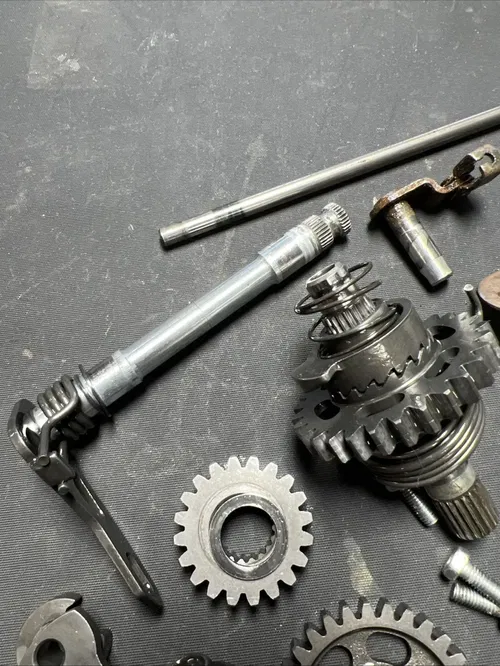 2001 honda cr125r Miscellaneous Lower End Engine Parts /kick Start / Engine Case