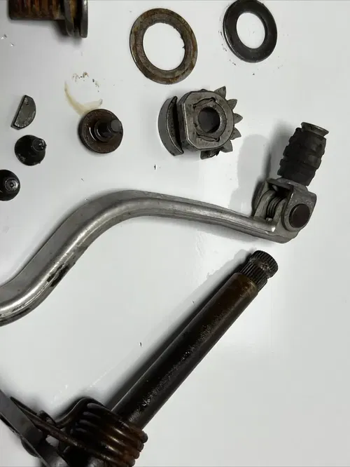 2002 Suzuki Rm85 Miscellaneous Engine Case Parts /lower End / Kick Start