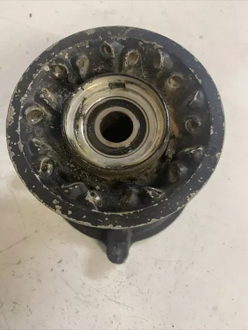 1987 honda Cr250r cr500 front wheel hub