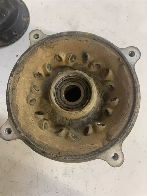 1987 honda Cr250r cr500 front wheel hub