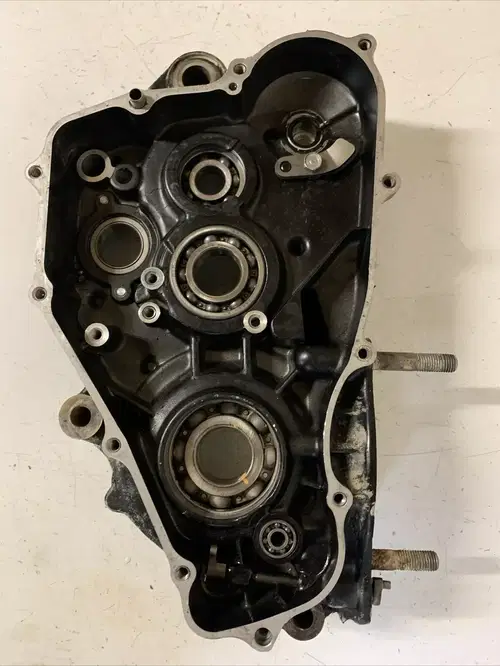 1991 honda cr250r right engine case crankcase 2
