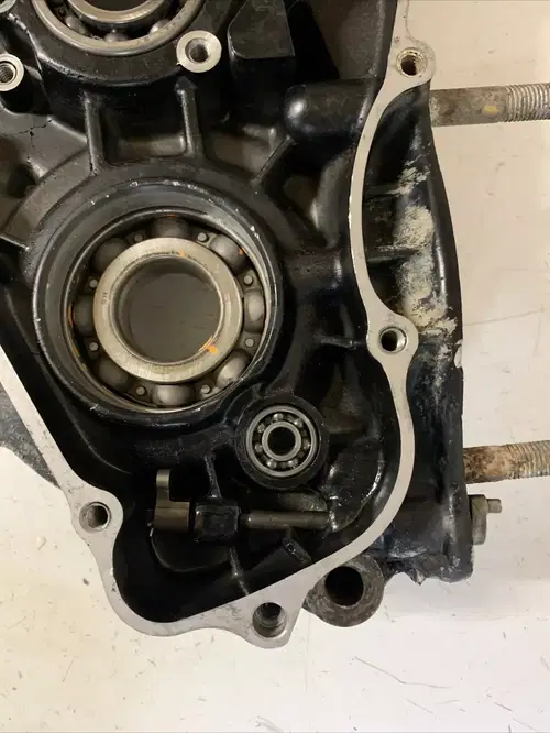 1991 honda cr250r right engine case crankcase 2