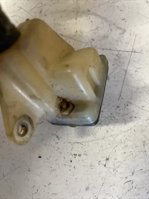 1988 suzuki lt250r brake reservoir 2