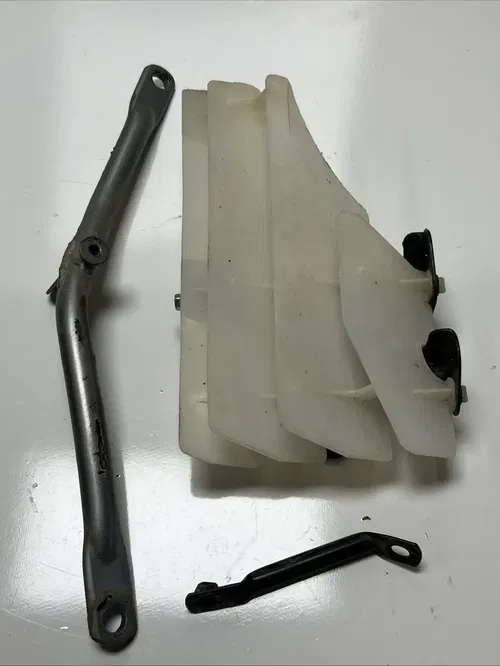 2004 Kawasaki Kx85 Subframe/ Radiator Shroud Bracket