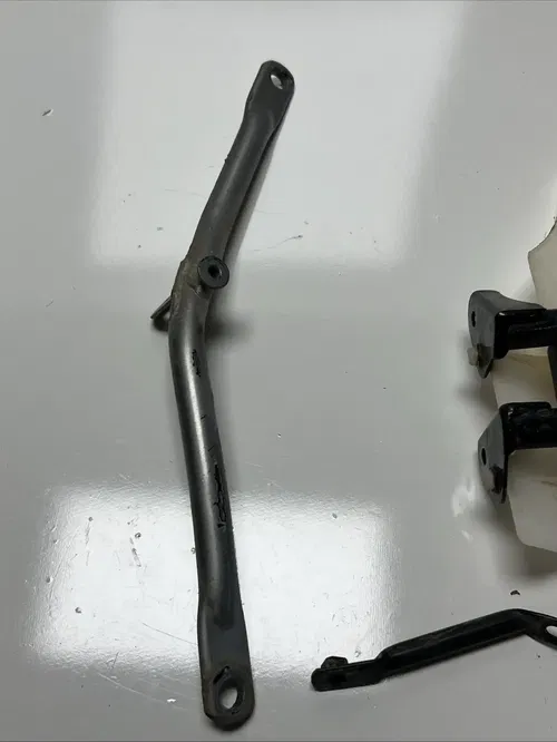 2004 Kawasaki Kx85 Subframe/ Radiator Shroud Bracket