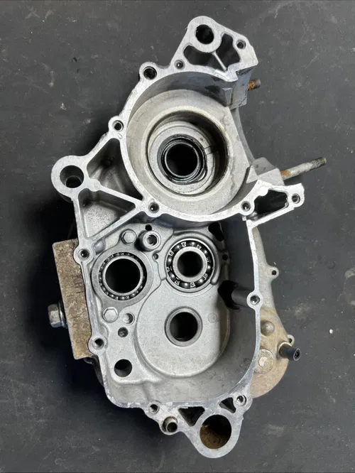 2003 kawasaki kdx200 Engine Crankcase / Right Engine Case