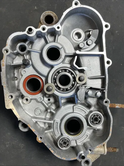 2003 kawasaki kdx200 Engine Crankcase / Right Engine Case