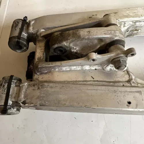 1984 honda cr125r swingarm shock link