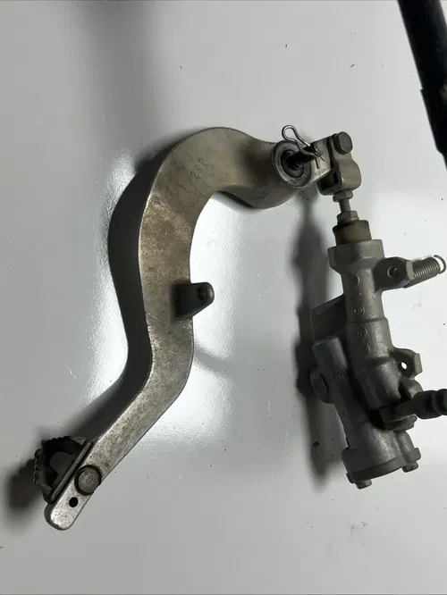 2007 yamaha yz450f Rear Brake Assembly/ Caliper/hose/pedal/master