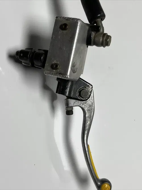 1990 kawasaki kx125 Front Brake Caliper/master/hose 2